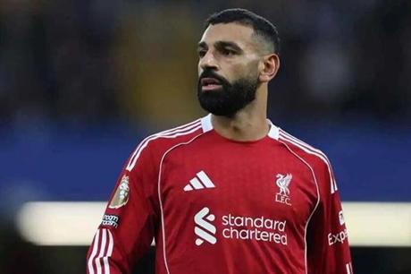 "كف عن تقليد ميسي!".. نجم إنجلترا السابق يشن هجوما حادا على محمد صلاح 