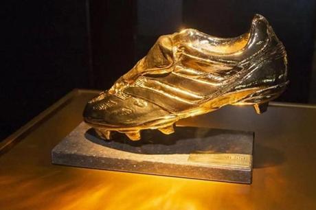 صراع ثلاثي بين هالاند وكين ومبابي على الحذاء الذهبي 