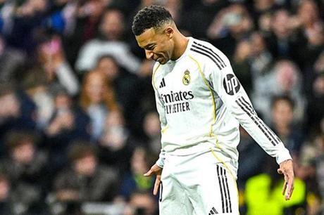 عاجل : مفاجآت في تشكيل ريال مدريد ضد برشلونة بنهائي السوبر الإسباني 