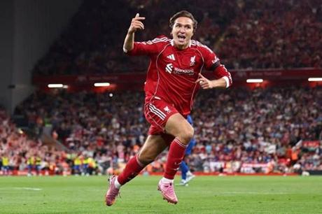 رد رسمي من يوفنتوس بشأن عودة كييزا من ليفربول 