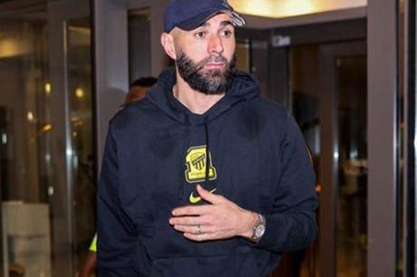 بنزيما يتصدر قائمة الاتحاد لمواجهة ضمك 