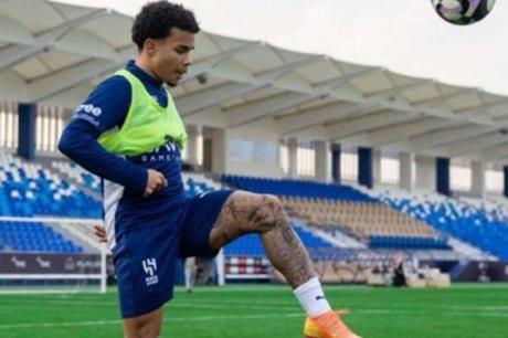 تصرف مثير من كايو سيزار عقب استبعاده أمام النصر 