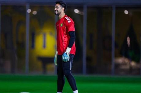 العقيدي يضع النصر في مأزق أمام الهلال بتصرف أرعن 