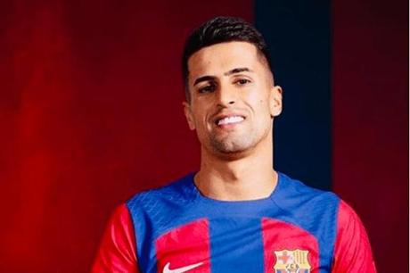 رسمياً.. موعد تقديم كانسيلو في برشلونة 