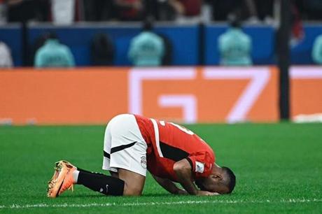 رسميا.. أفشة يغادر الأهلي على سبيل الإعارة 