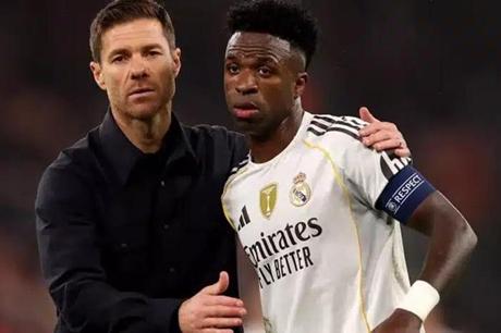 3 لاعبين رفضوا أفكاره.. تشابي ألونسو يفضح نجوم ريال مدريد 