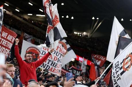 عاجل : مانشستر يونايتد يكشف اسم مدربه الجديد 