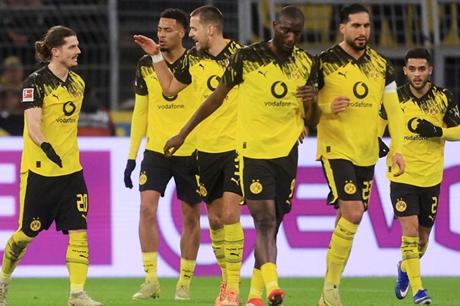 دورتموند يعزز وصافته بفوزه على بريمن بالدوري الألماني 