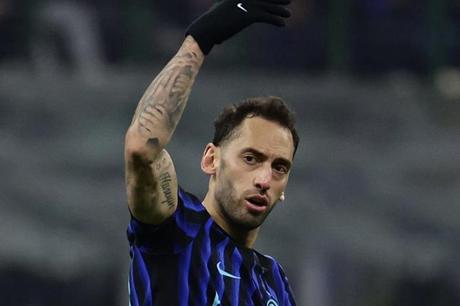 نجم إنتر ميلان مهدد بالغياب 3 أسابيع عن الملاعب 