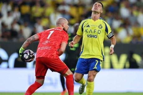 رونالدو يشعر بالذنب بعد خسارة ديربي الرياض ويفكر في الابتعاد عن النصر 