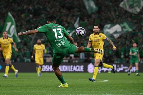 أهلي جدة يقلب الطاولة على التعاون بالدوري السعودي 