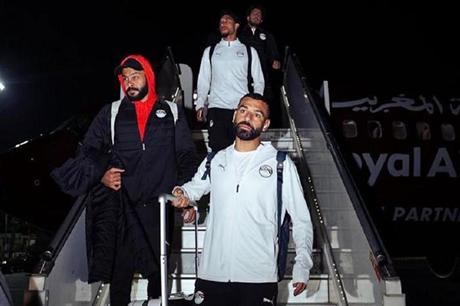 ما حقيقة مغادرة محمد صلاح معسكر مصر وطلبه عدم المشاركة أمام نيجيريا؟ 