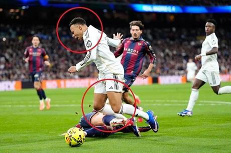 خطأ تحكيمي كارثي.. جدل حول ركلة جزاء ريال مدريد ضد ليفانتي 