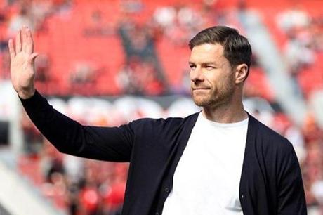 توتنهام يضع عينه على تشابي وليفربول قد يعطل الصفقة 