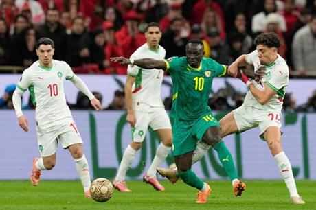 لماذا خاض المغرب الأشواط الإضافية أمام السنغال بعشرة لاعبين فقط؟ 