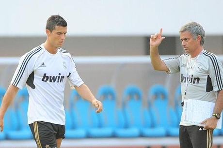 مودريتش: مورينيو تسبب في بكاء رونالدو بحجرة ملابس ريال مدريد 