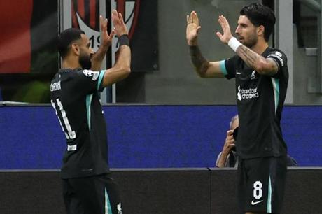 سوبوسلاي يسعى لتجاوز أسوأ أسبوع في مسيرته مع ليفربول.. ويؤكد متانة علاقته بمحمد صلاح 