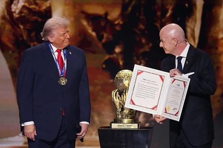 "ترامب يسخر منا علنا".. أوروبا تبحث صدمة كبرى قبل مونديال 2026 