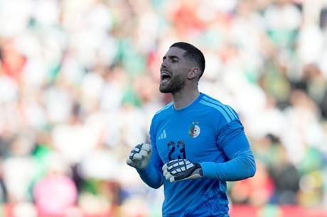 عاجل : "الكاف" يعاقب الاتحاد الجزائري ويوقف لوكا زيدان 