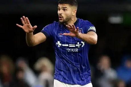 رسميًا.. بريستول سيتي يعلن التعاقد مع سام مرسي 