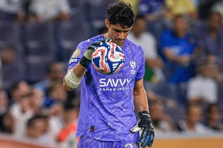 مدة غياب ياسين بونو عن الهلال بعد إصابته 