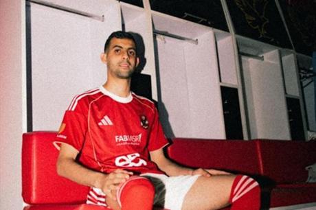 الأهلي المصري يضم الدولي المغربي يوسف بلعمري 