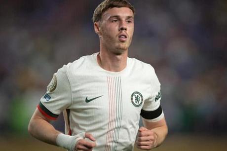 نجم تشيلسي السابق يحذر النادي من رحيل بالمر 