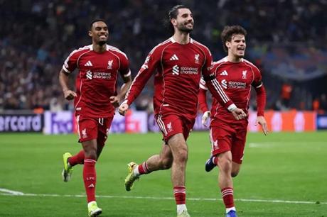 ليفربول يهزم مارسيليا بثلاثية ويقترب من دور الـ16 