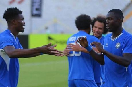 سموحة يهزم فاركو بثنائية بالدوري المصري 