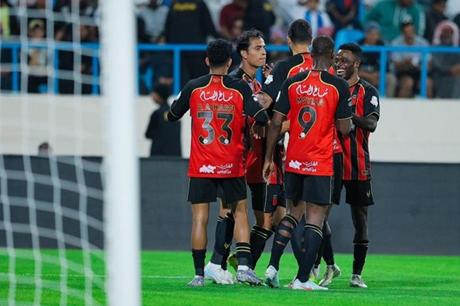 التعادل يحسم مواجهة الأخدود والرياض بالدوري السعودي 