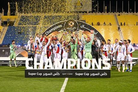 الشارقة يتوج بلقب السوبر الإماراتي القطري 