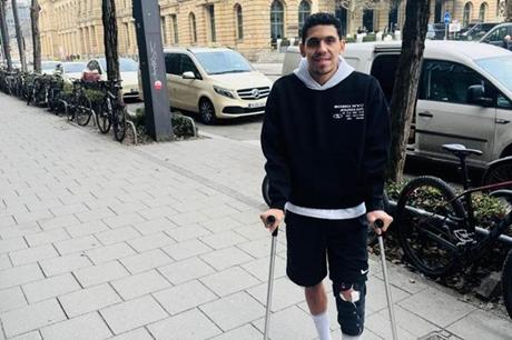 محمد حمدي يبدأ رحلة التأهيل من الرباط الصليبي في مصر 