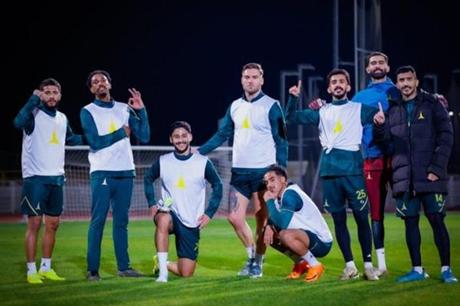 رد رسمي من الخليج بشأن انتقال مهاجم الفريق إلى الهلال 