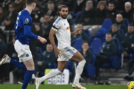 ايفرتون يتعادل مع ليدز يونايتد بالدوري الانجليزي 