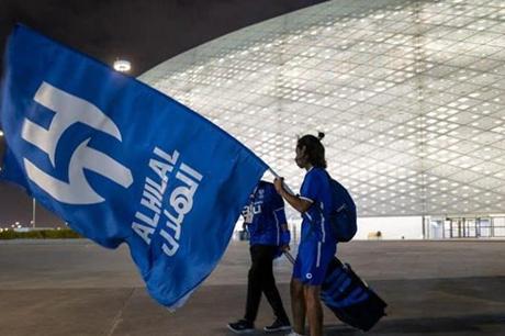 مانشستر يونايتد يهدد أحلام الهلال في ميركاتو الشتاء.. سباق لضم محمد مايتي 