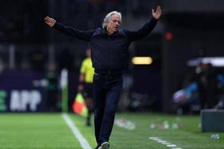 الهلال يطالب رسميًا بإيقاف جيسوس بعد الأزمة الأخيرة مع النصر 