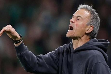 باريس سان جيرمان يتحرك لتأمين مستقبل لويس إنريكي قبل 2027 