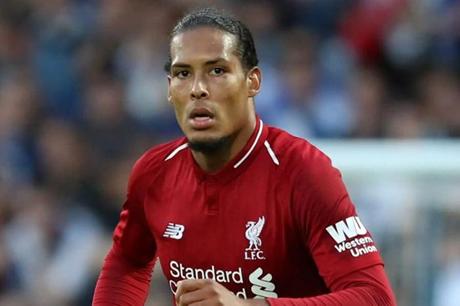 ليفربول يتمسك بفان ديك رغم تراجع المستوى 