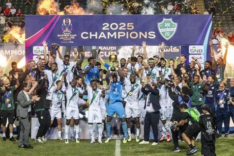 رسميًا.. لاعب الهلال والأهلي السابق ينتقل إلى التعاون 