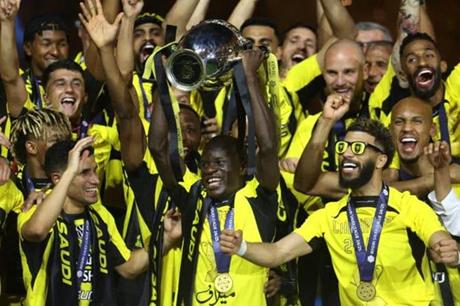 الاتحاد يتوصل إلى اتفاق لتجديد عقد دانيلو بيريرا 