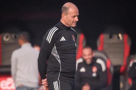 الأهلي يتحرك لحسم صفقة جزائرية بفرمان توروب 