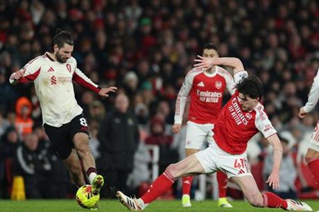 ليفربول يوقف سلسلة انتصارات أرسنال في الدوري الإنجليزي 