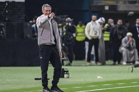 إنريكي: تعاملنا كما ينبغي للفوز بالسوبر الفرنسي 