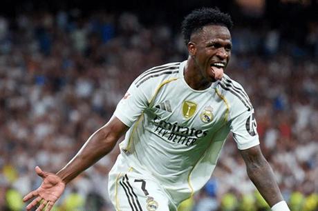 صفقة بـ100 مليون.. بيريز يختار بديل فينيسيوس حال رحيله عن ريال مدريد 