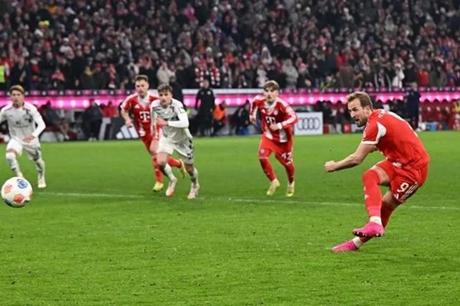 كين ينقذ بايرن من خسارته الأولى في الدوري الألماني 