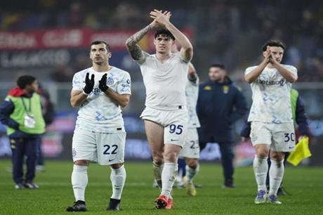 إنتر ميلان يعتلي صدارة الدوري الإيطالي بفوزه على جنوة 