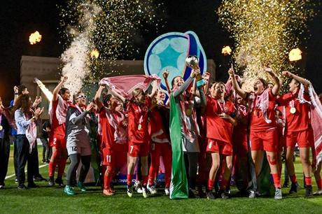 منتخب الواعدات يتوج بلقب بطولة غرب آسيا لكرة القدم 