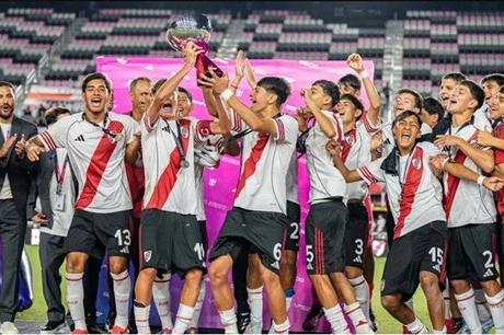 ريفر بليت بطلاً لكأس ميسي 