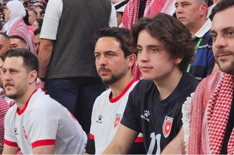 ولي العهد يهنئ نجوم النشامى بعد تأهلهم لنهائي كأس العرب 