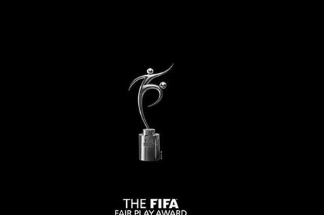 الطبيب أندرياس هارلاس نوكينغ يفوز بجائزة FIFA للعب النظيف لعام 2025 